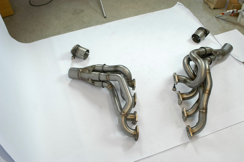 Manifold Right - Left (Replaces OEM pre-Catalytic converter)