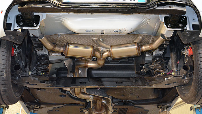 scarico akrapovic clio rs