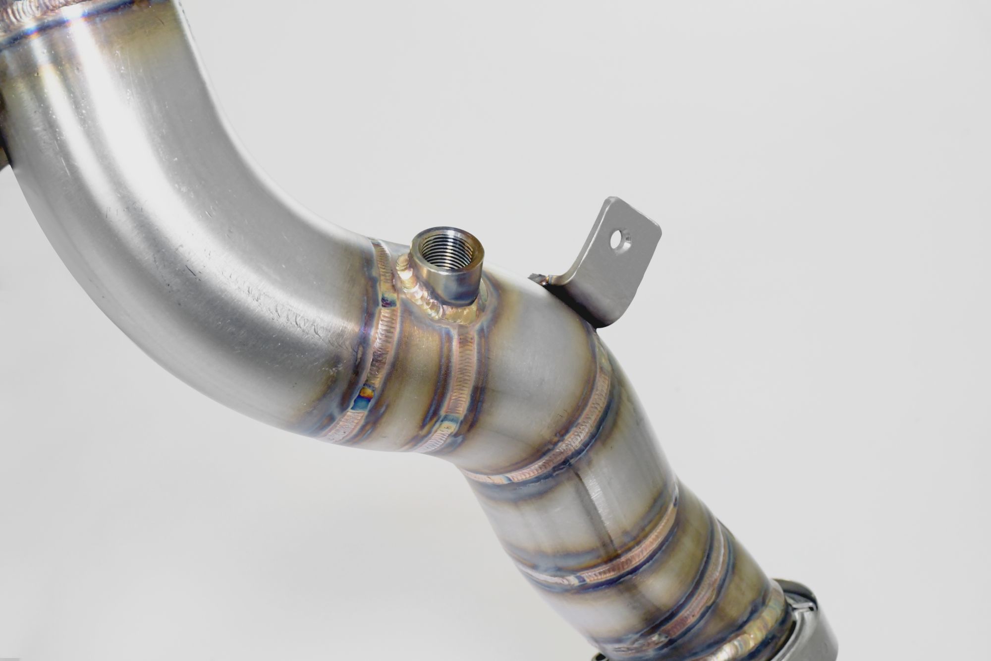 Downpipe Droite + Catalyseur métallique (remplace pre-catalyseur + GPF) Avec emplacements des sondes de pression / EGT