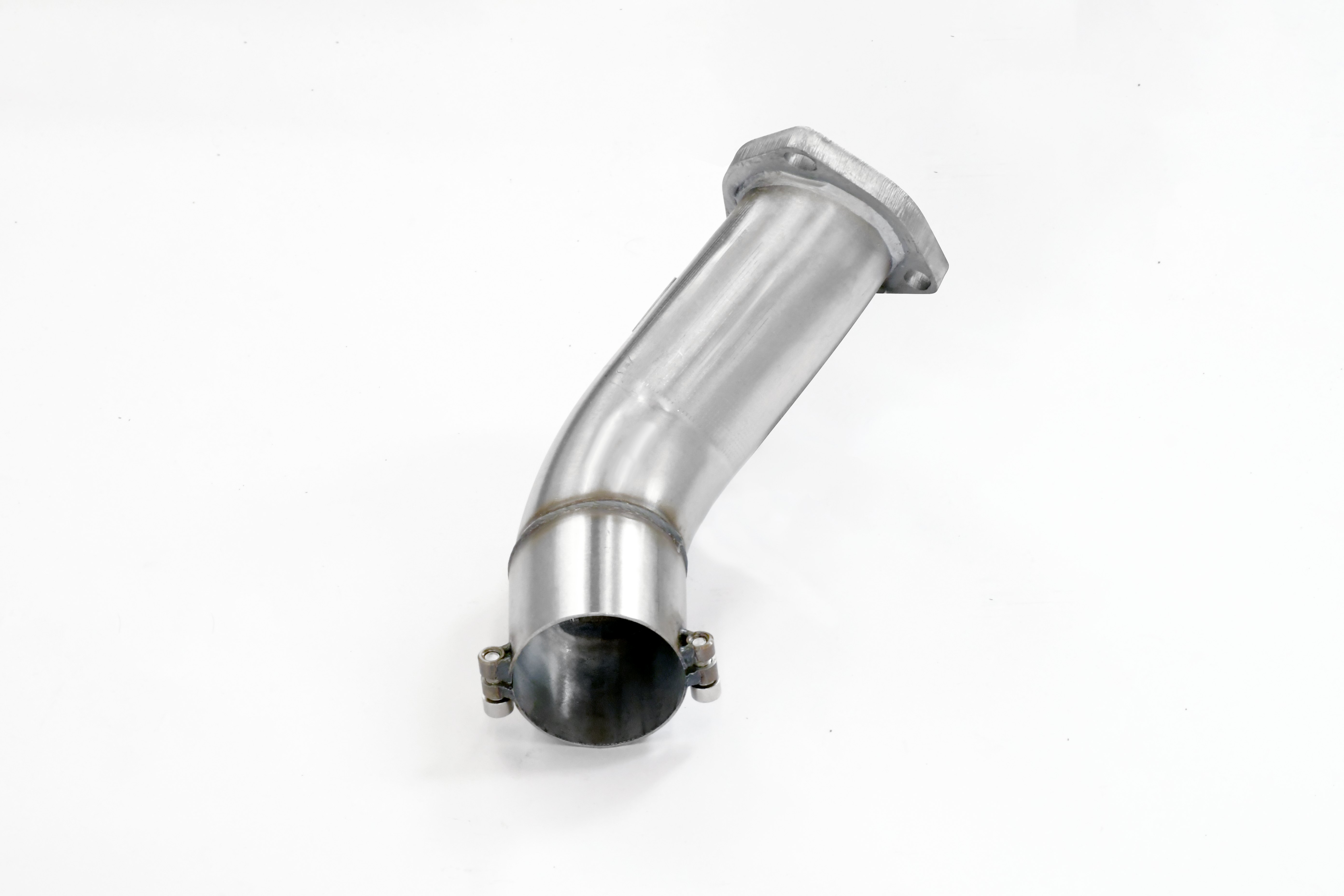Connecting pipe