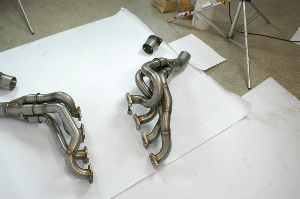 Manifold Right - Left (Replaces OEM pre-Catalytic converter)