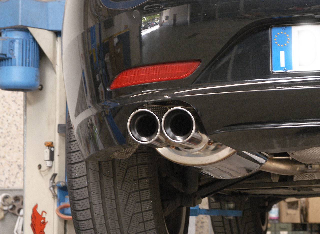 Rear exhaust Left OO80