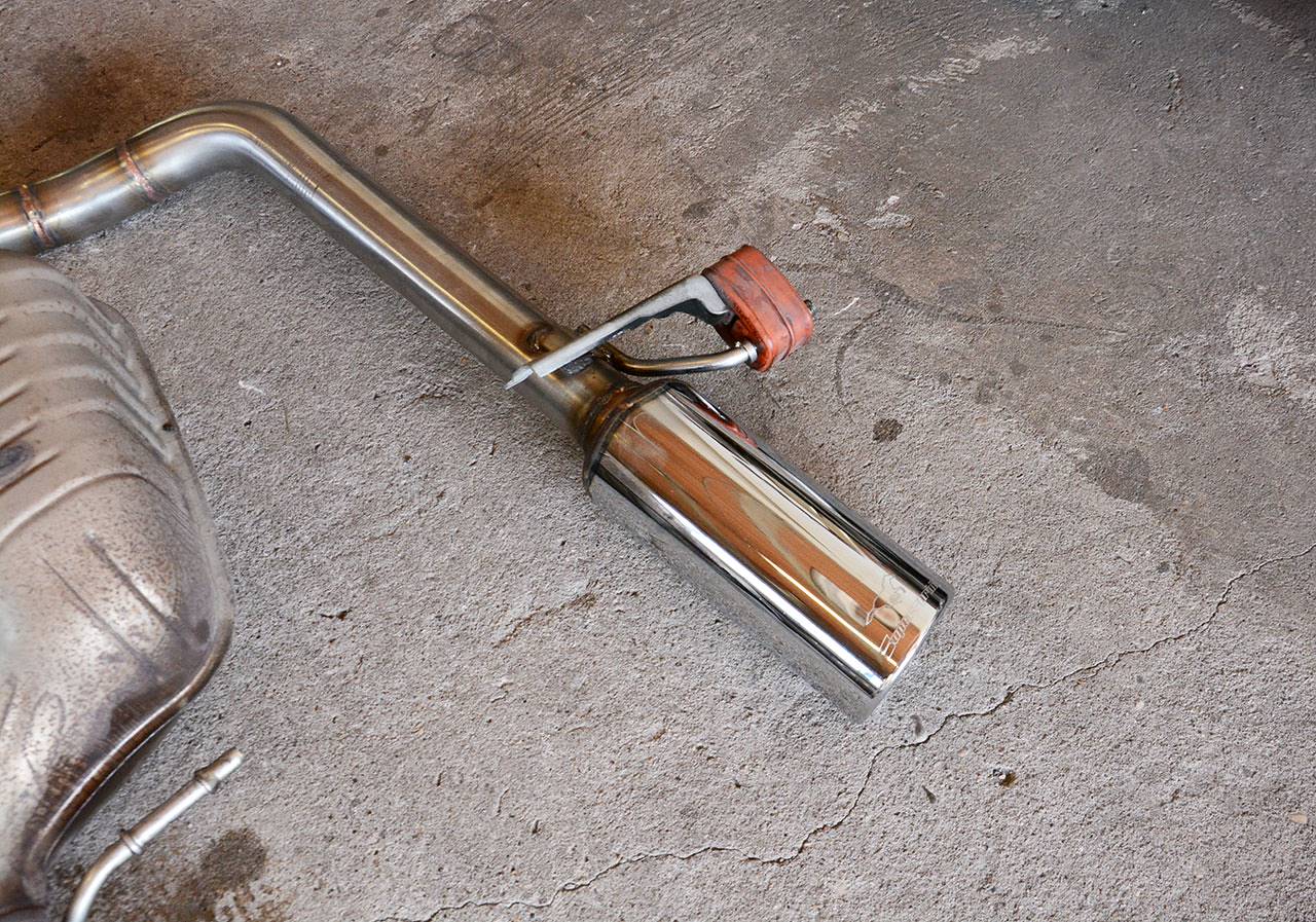 Rear pipe Right O100 (Muffler delete)