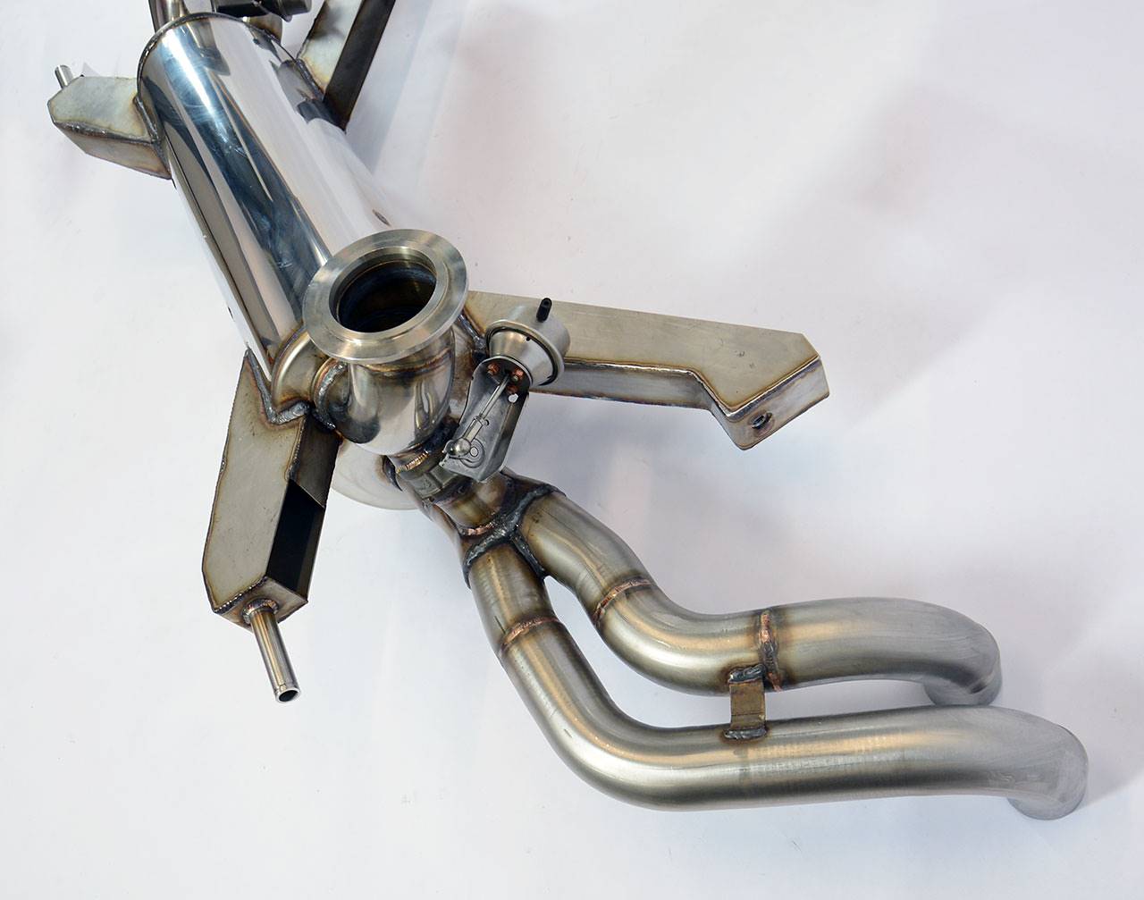 Rear exhaust with valves Right - Left 4 exits (Replaces the secondary kat - fits to the stock endpipes)