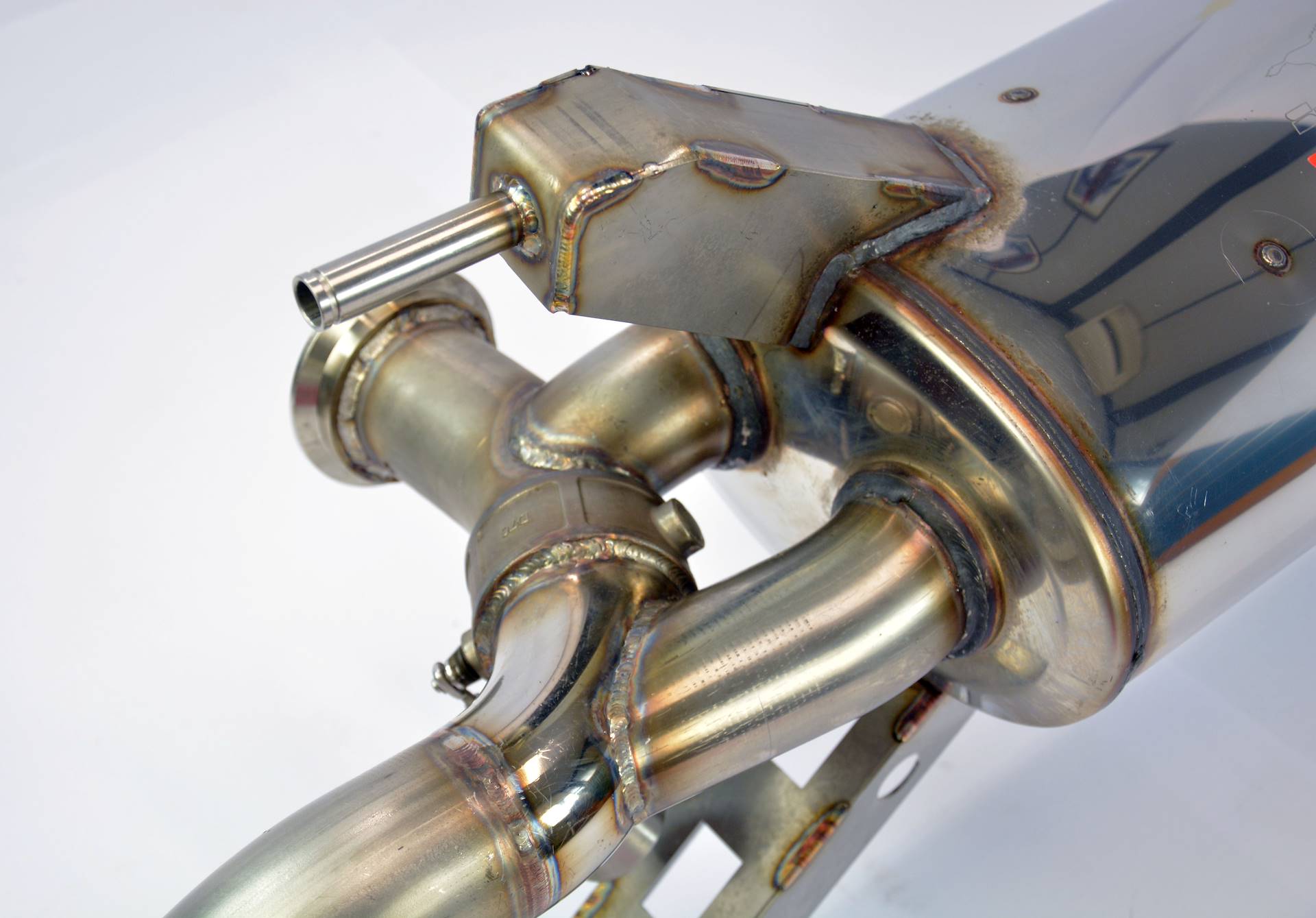 Silencieux arrière avec valves Droite - Gauche (remplace deuxième catalyseur - fits to the Stock Sorties) <strong><span style=color:#ea0000;>-14,0 Kg</span></strong>