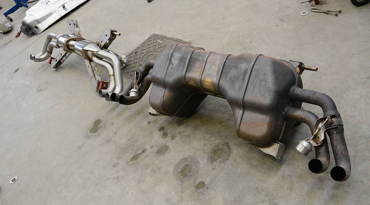Rear exhaust Racing Right - Left 4 exits (Replaces secondary catalytic converter - fits to the stock endpipes)