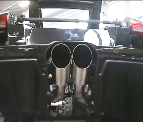 kit colas de escape OO120 (Salida central para paragolpes OEM)