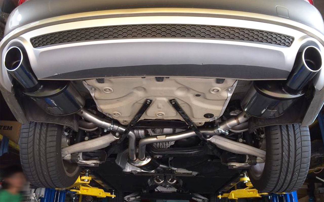 Rear exhaust Left O100